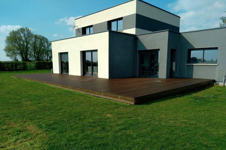 Terrasse en bois exotique réalisée en Normandie