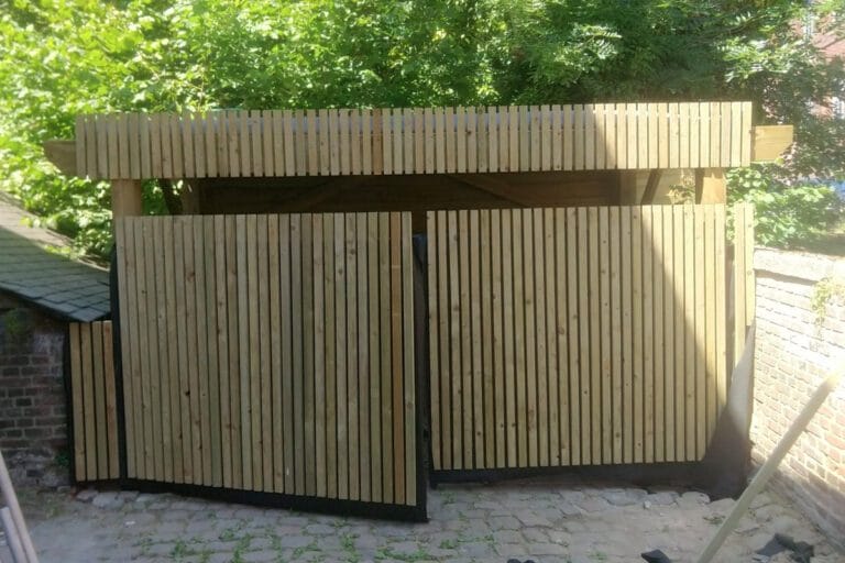 Range-bûches en bois réalisé près de Rouen
