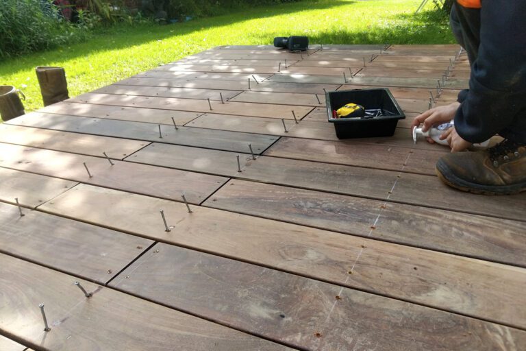 Création d’une terrasse en bois composite