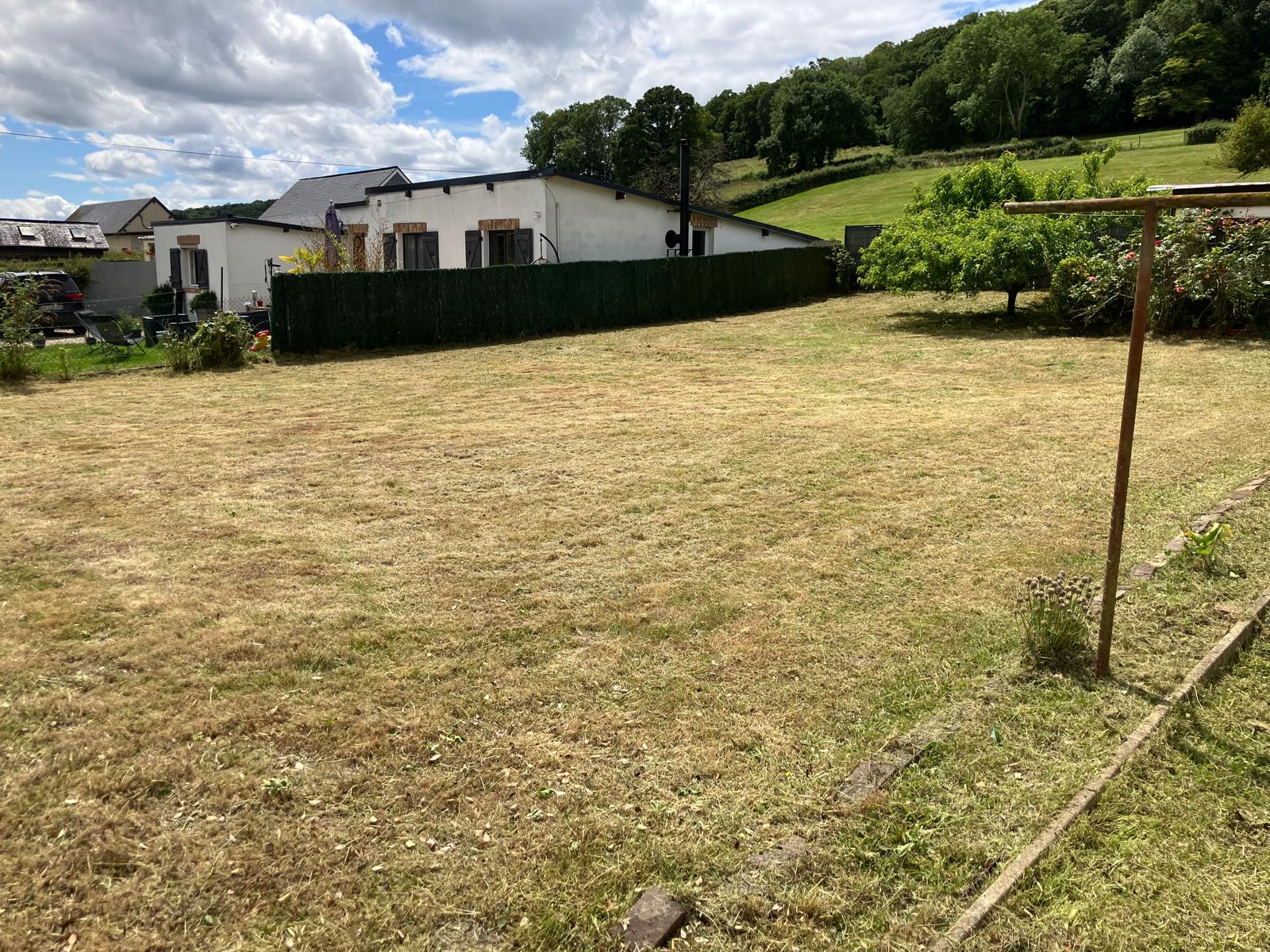 Même jardin propre et dégagé après la remise en état par Instinct Jardin